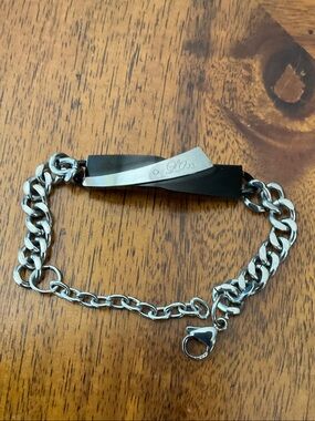 Steel Black Accent woman’s Chain Bracelet